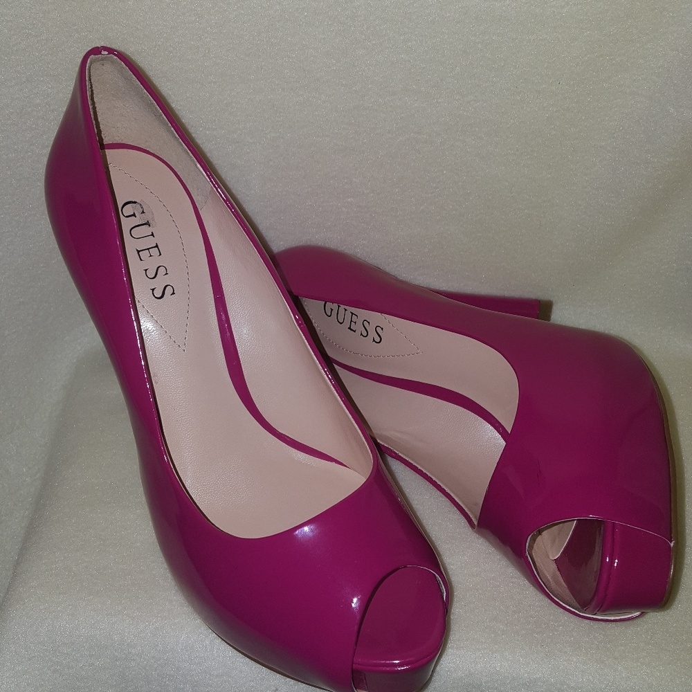 Guess patent leather peeptoe heels